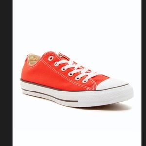 Never worn chuck taylor converse in coral